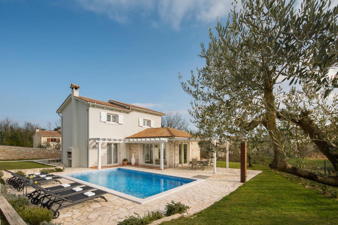 Villa Novena Rojnici Exterior photo