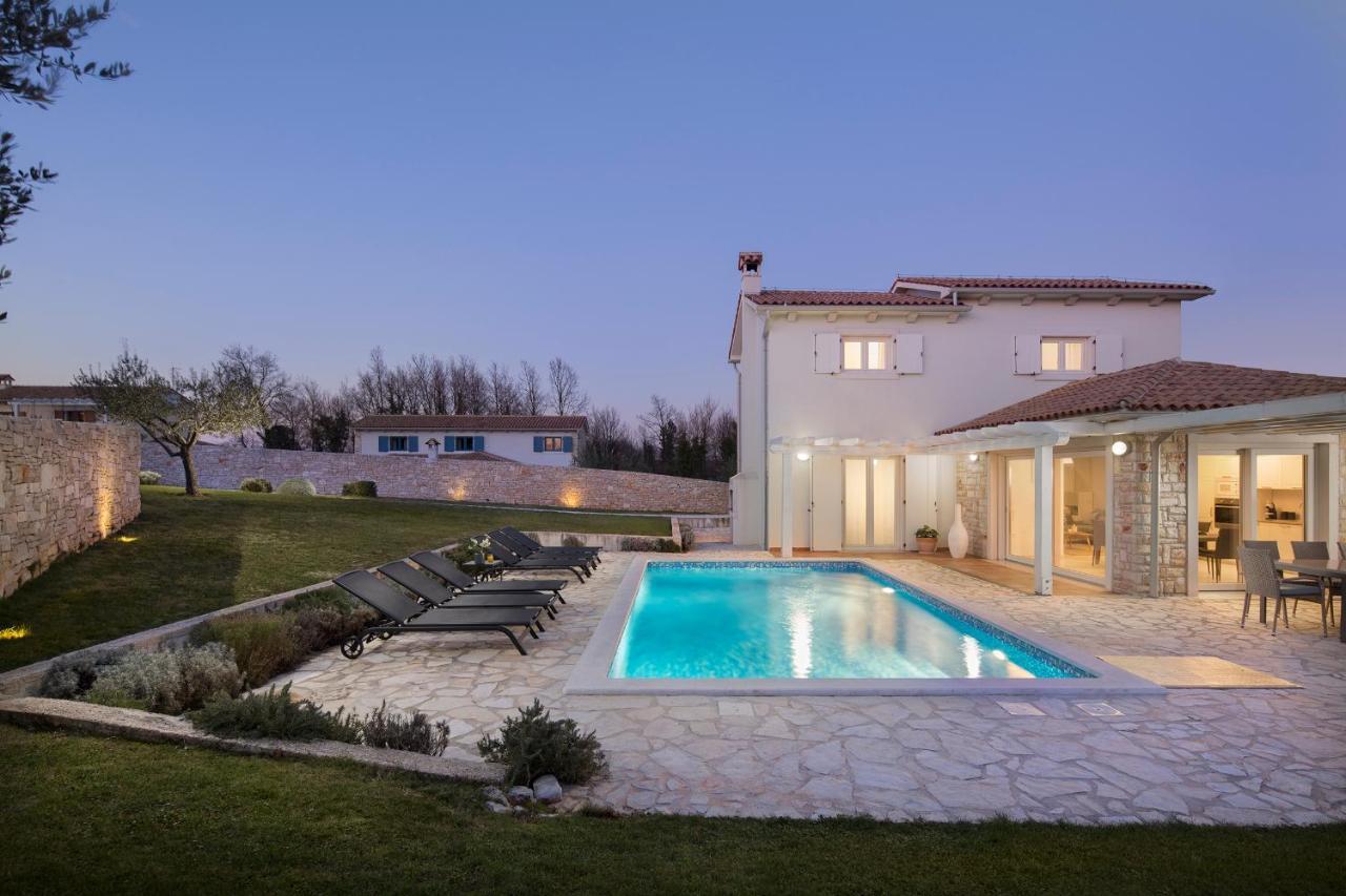 Villa Novena Rojnici Exterior photo